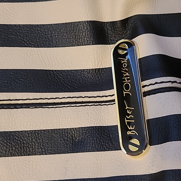 Betsy johnson purse - Picture 3 of 7